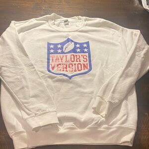 Taylor’s version Crewneck Sweat shirt medium